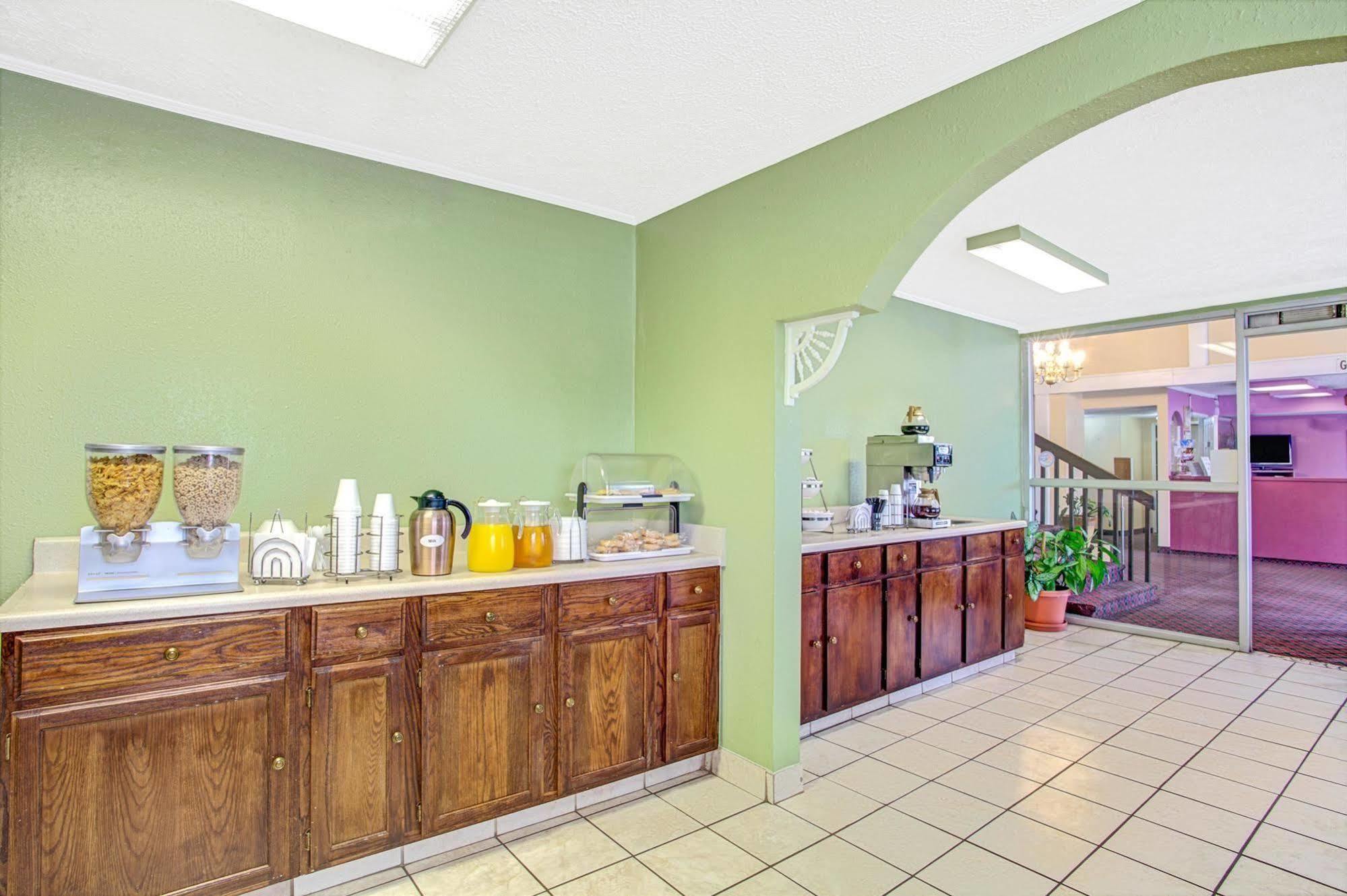 Knights Inn Memphis Airport 외부 사진